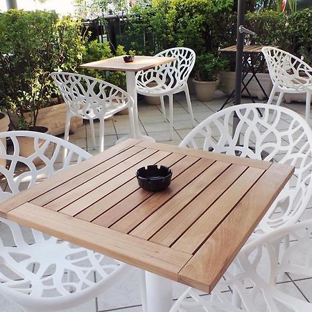 Hotel Aria Di Mare - Bed & Brunch In Centro A Riccione Kültér fotó