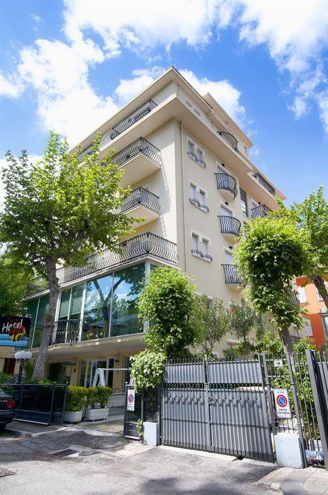 Hotel Aria Di Mare - Bed & Brunch In Centro A Riccione Kültér fotó